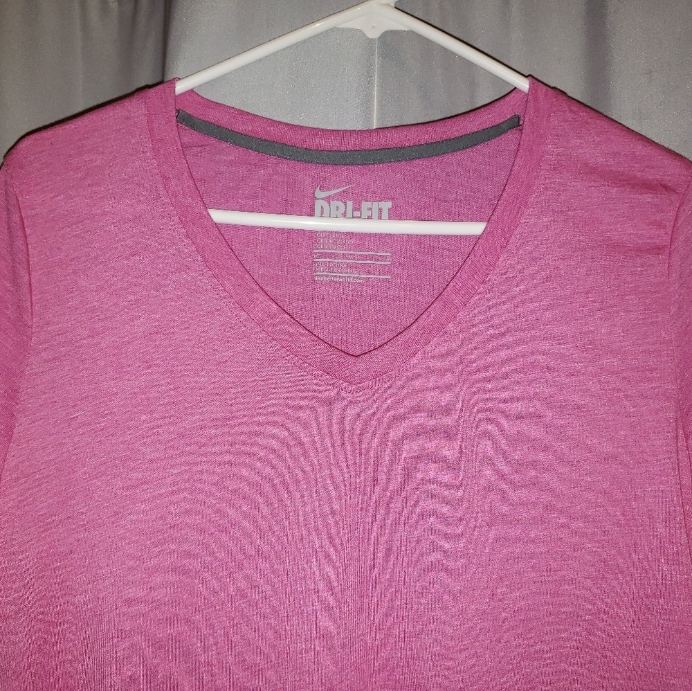 Nike T Shirt NWT